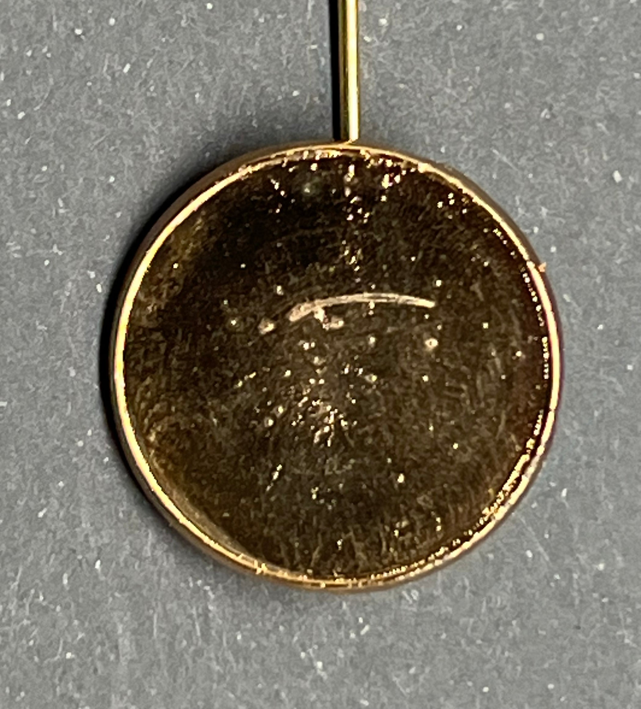Anstecknadel "DOMING", Rund