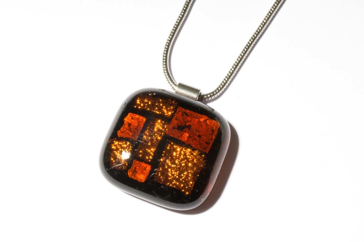 Halskette eckig mit Glasanhänger Rot Bronze Fusing (Edelstahlkette)