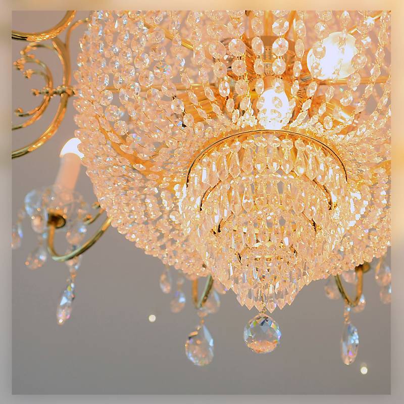 Kronleuchter Andrea Erleuchtung, Gold/Transparent, aus Glas