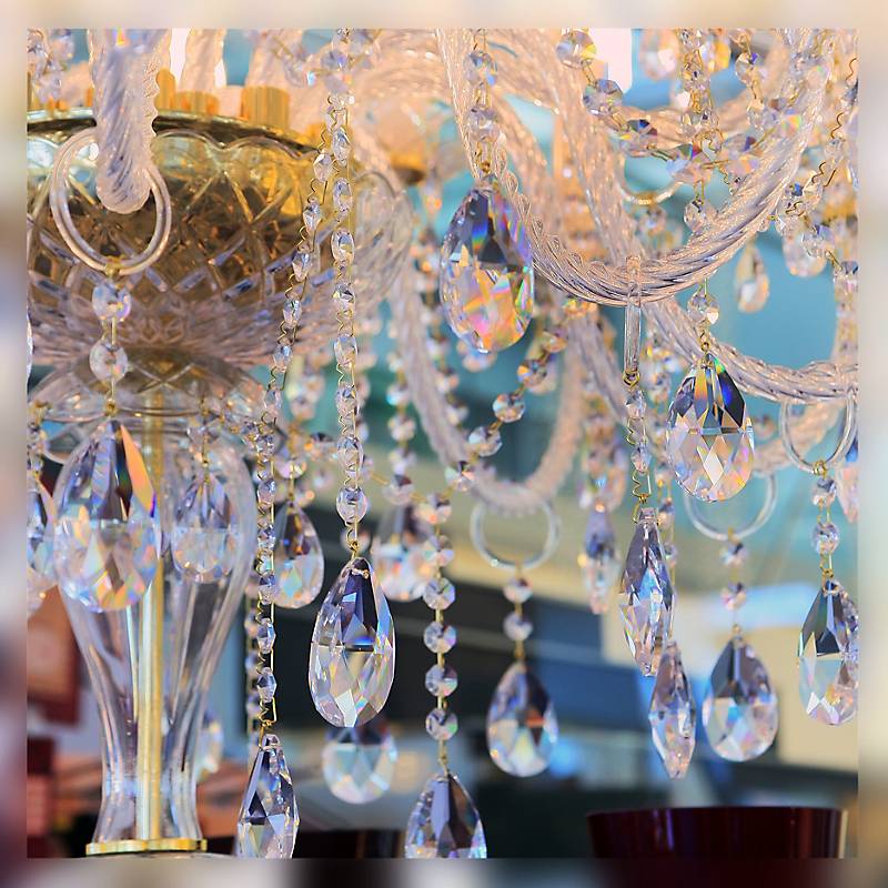 Kronleuchter Maria Theresa Erleuchtung, Gold/Transparent, aus Glas