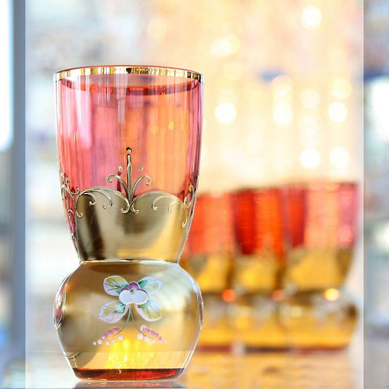Trinkbecher Red Queen 250 ml, Rot/Gold, aus Glas